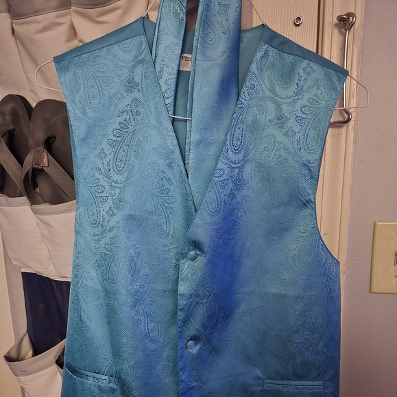 Vesuvio Napoli in Italy Large Aqua Blue Paisley Vest and Tie - Picture 1 of 3